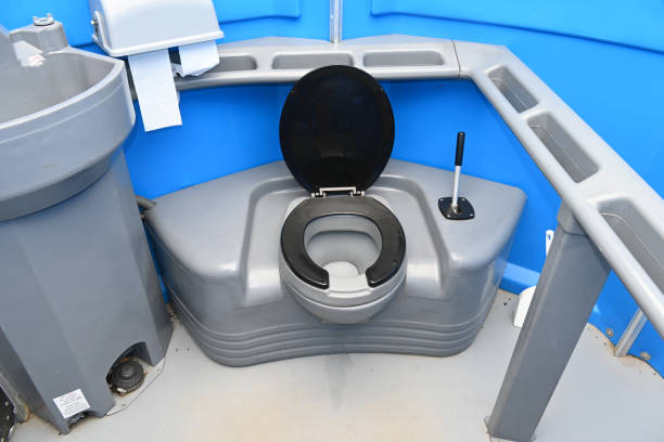 Best Portable restroom trailer rental  in Loudon, TN